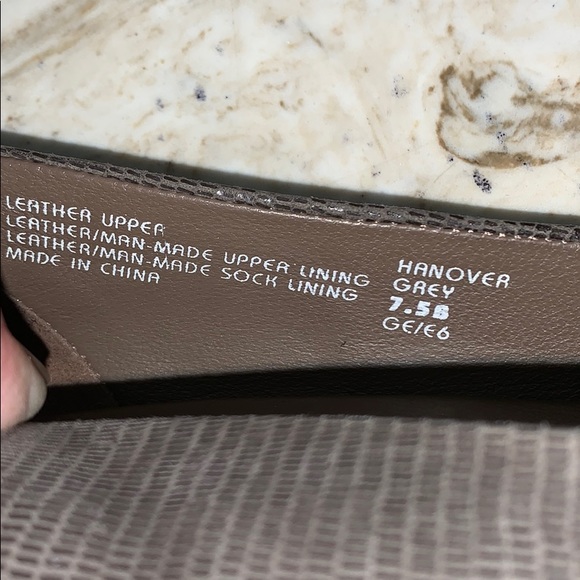 Earthier Size 7.5B EUC Taupe & Brown - Picture 7 of 8